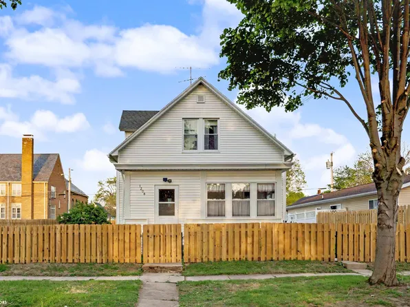 1208 S 15th St, Burlington, IA 52601