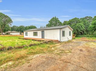 39903 Lacomb Dr, Lebanon, OR 97355