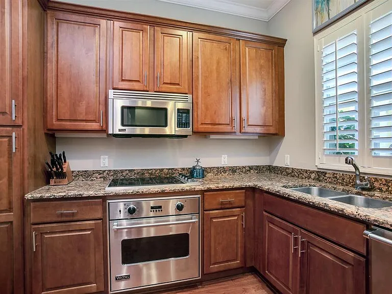2303 Kensington Garden Ln — Photo 14