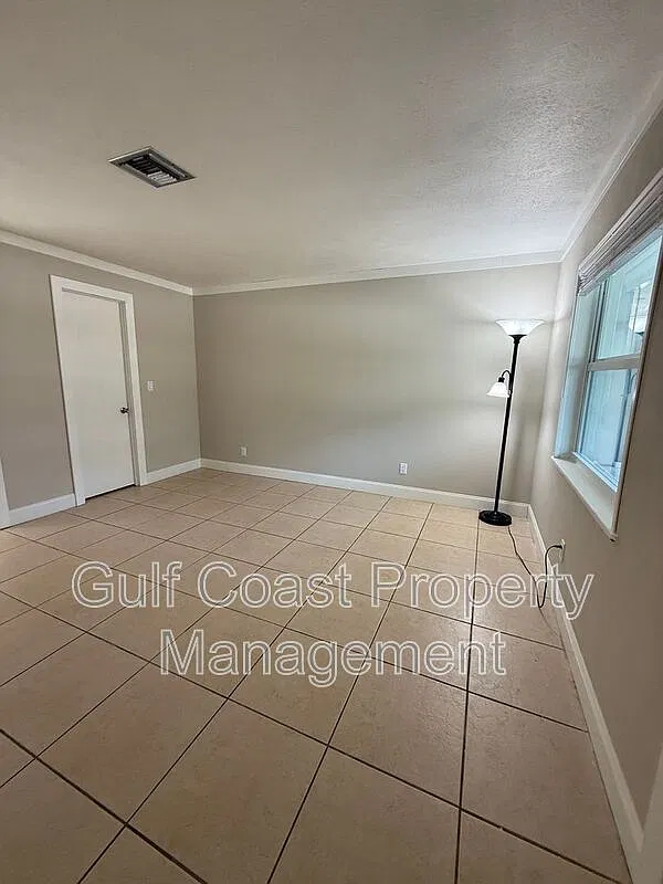 1 bed, 1.0 bath, 732 sqft, $1,000 — Photo 4