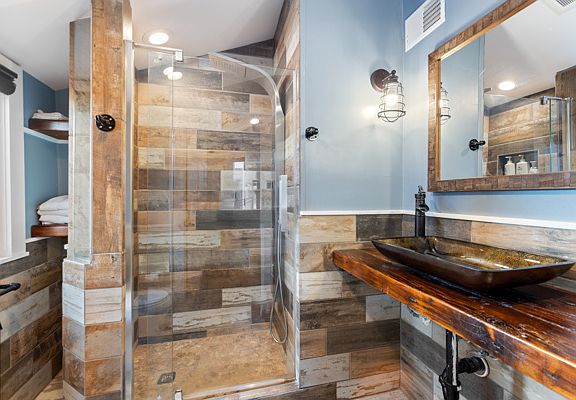 4th image of 1208 N King St #2