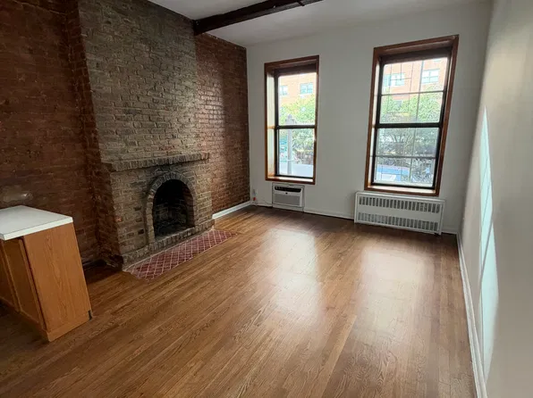 1277 3rd Avenue image 1 of 4