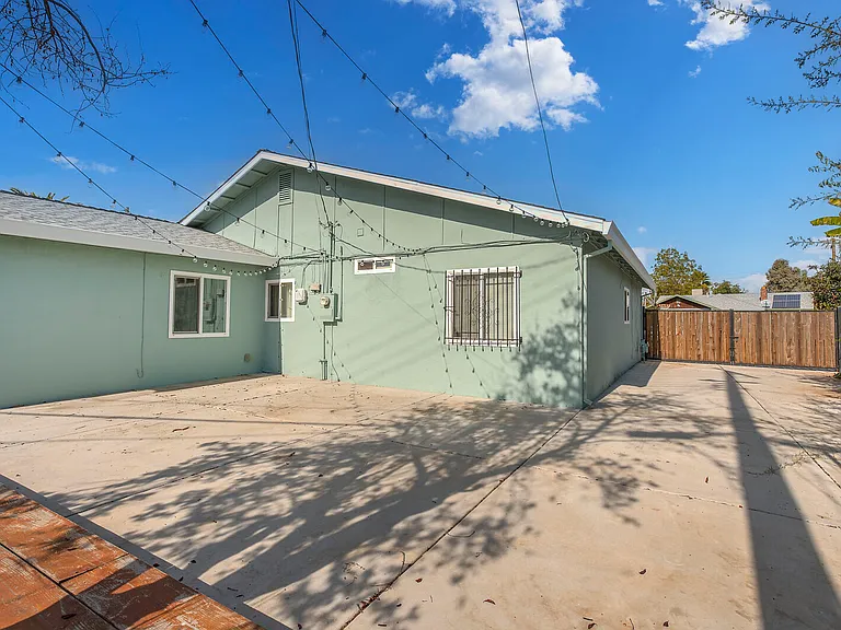 290 Lindley Dr — Photo 6