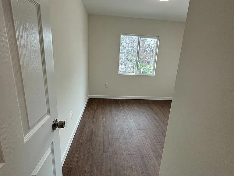 14316 Christine Dr — Photo 24