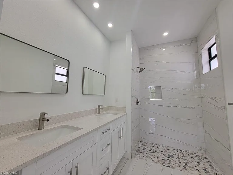 886 Milwaukee Blvd — Photo 9