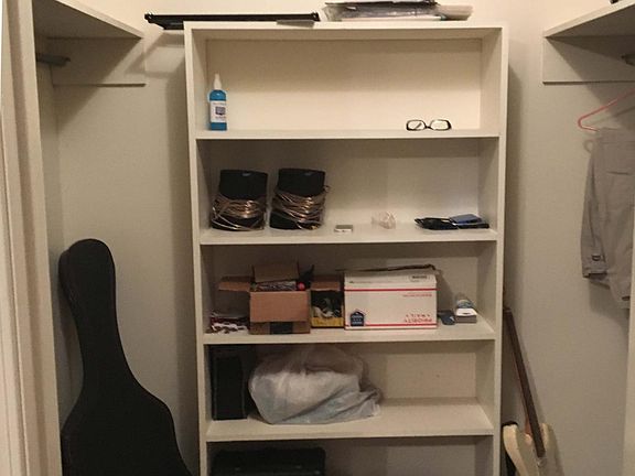 2nd image of 586 Lost Cir APT C