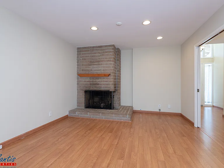 6043 Meridian Ave — Photo 4