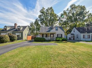 3951 Hopkins Rd, Youngstown, OH 44511