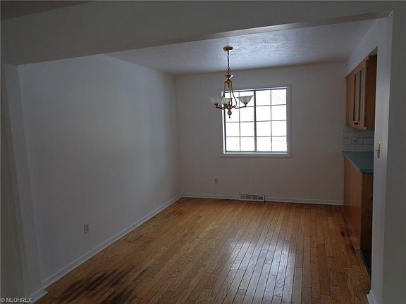 3rd image of 22598 Bard Ave