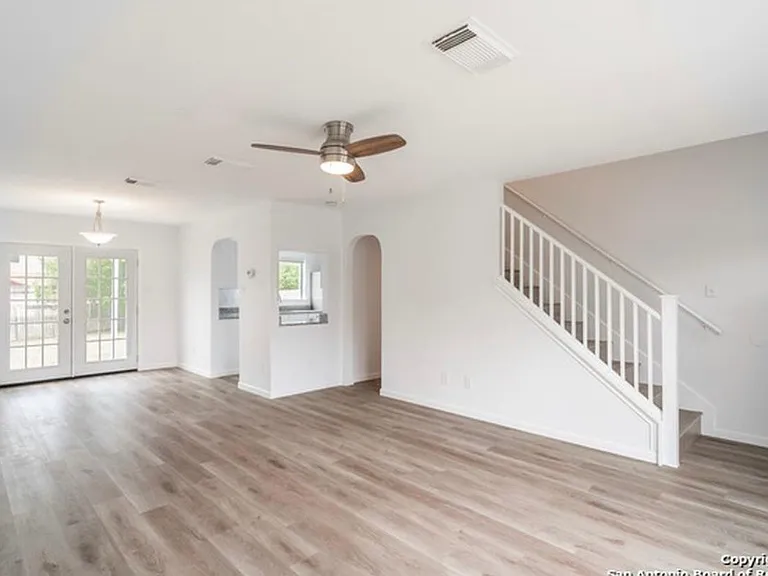 9718 Astin Pl — Photo 3