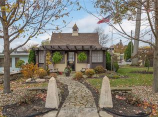 809 Aurora Dr, Vermilion, OH 44089