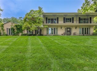 1132 Viewpoint Dr, Dayton, OH 45459