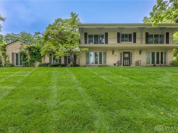 1132 Viewpoint Dr, Dayton, OH 45459