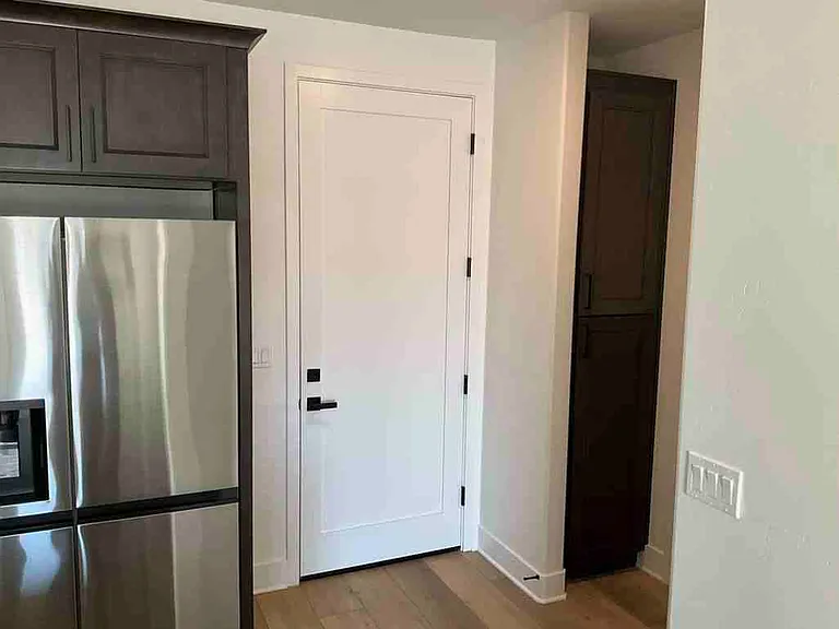 402 W Grand Ave #101 — Photo 3