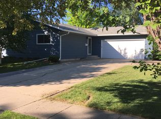 522 Appletree Ln, Moorhead, MN 56560