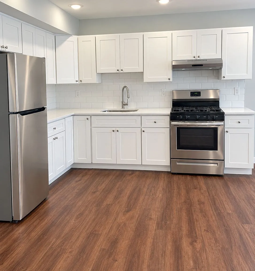 425 11th Ave — Photo 3