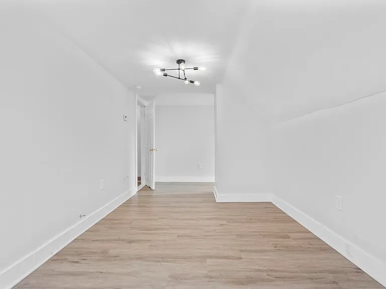 30 Anthony St #A — Photo 9