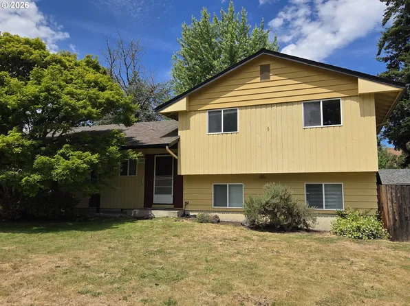 13205 SW Ash Dr, Tigard, OR 97223