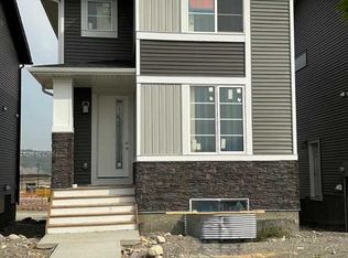 430 W River Ave, Cochrane, AB T4C2C1