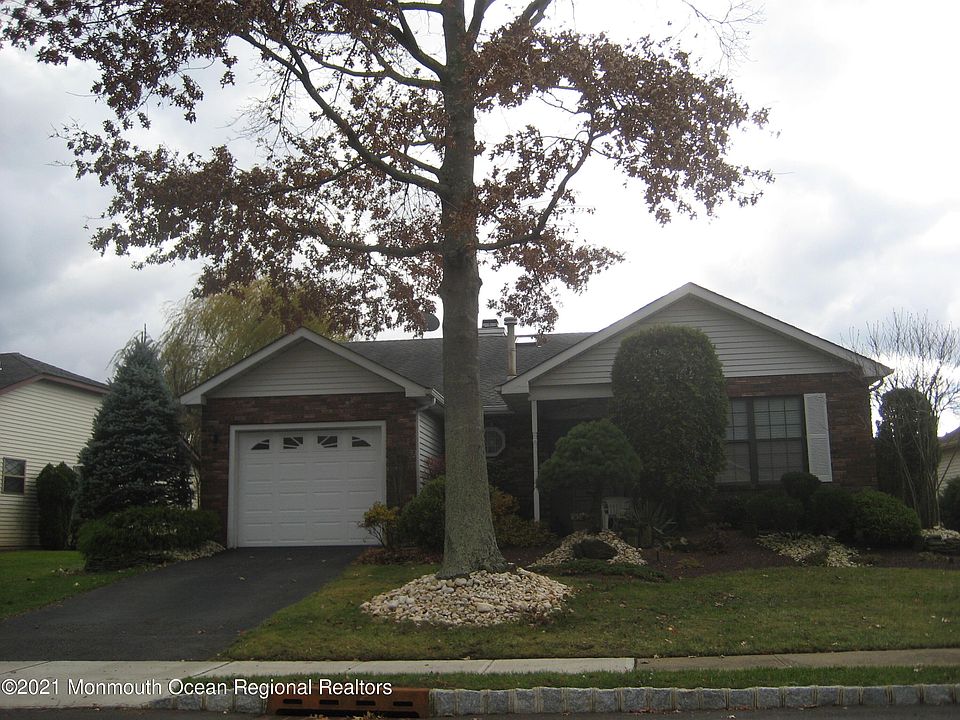 1st image of 33 Peasley Dr