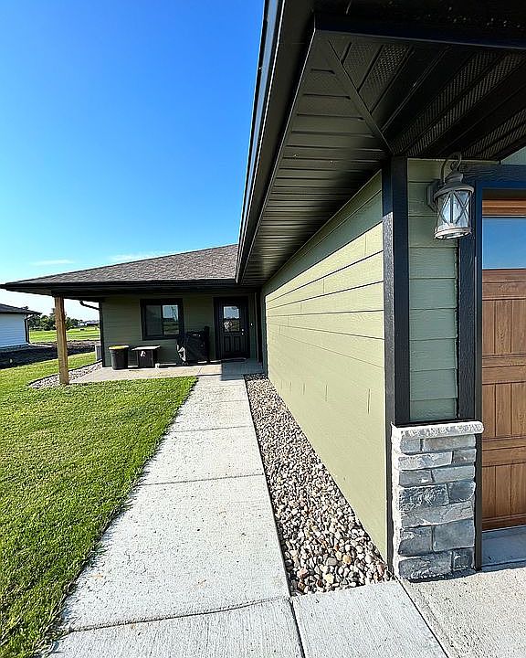 407 W Redwood St 2, Parkston, SD 57366 Zillow