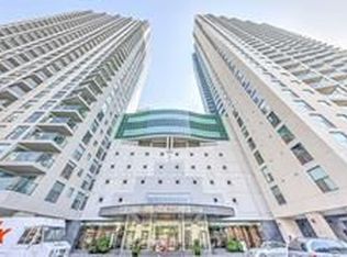 99 Harbour Sq #2504, Toronto, ON M5J 2H2