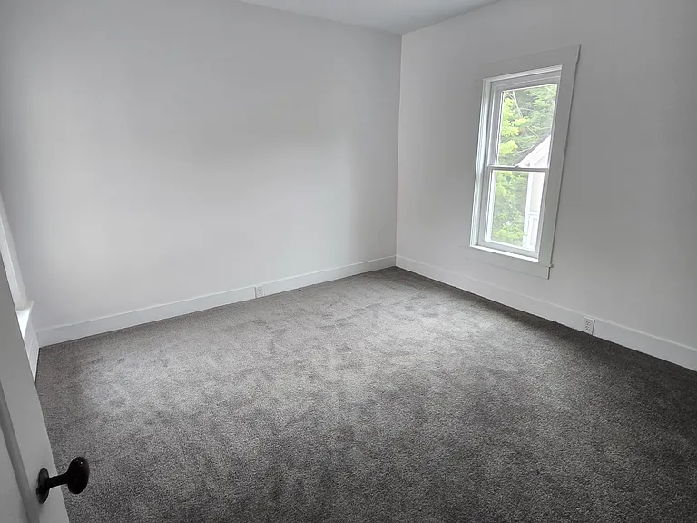 26 Hubbard St — Photo 2