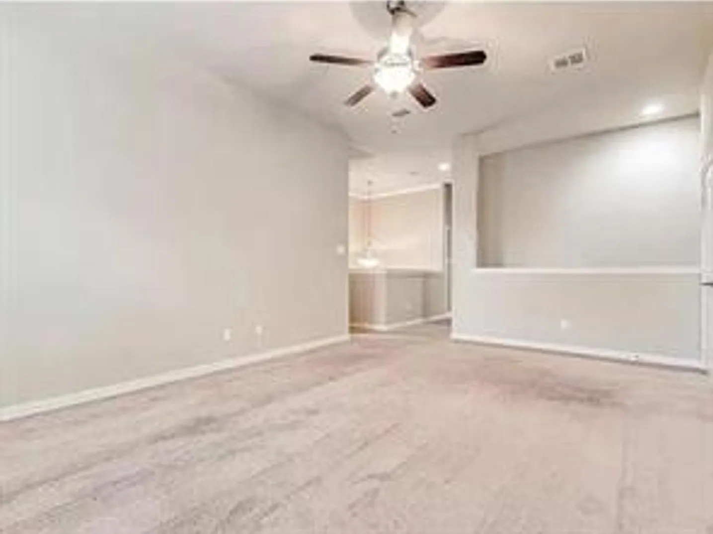 Beautifully maintained 4-bedroom, 2.5-bath home offering the perfect blend of comfort, functional... — Photo 4
