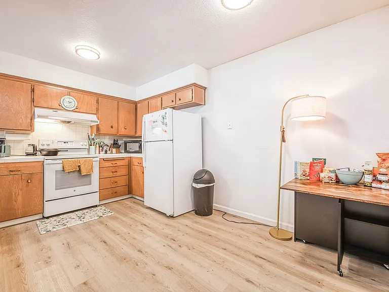 6035 N College Ave #B — Photo 15