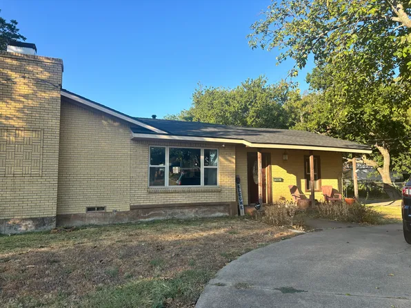 105 Kirksey St, Waxahachie, TX 75165