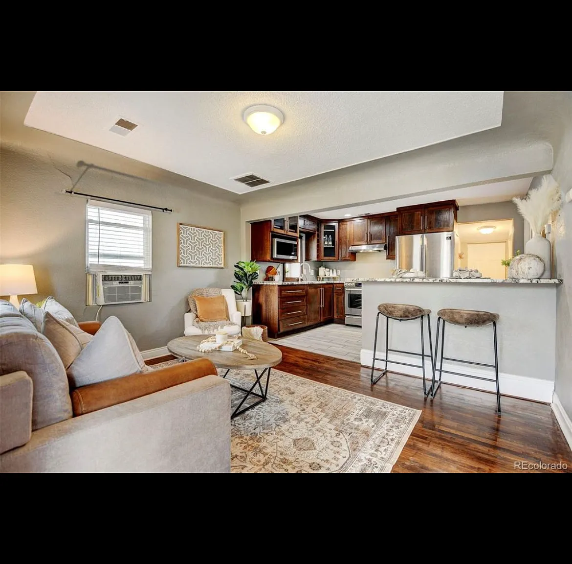 3 bed, 688 sqft, $850 — Photo 1