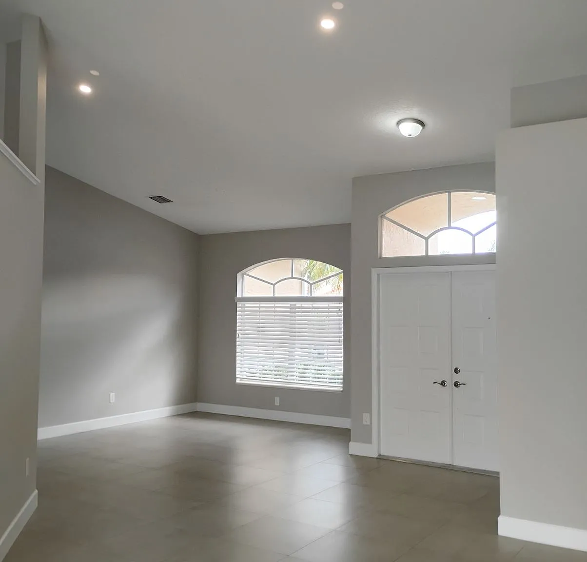 4 bed, 2205 sqft, $5,000 — Photo 4