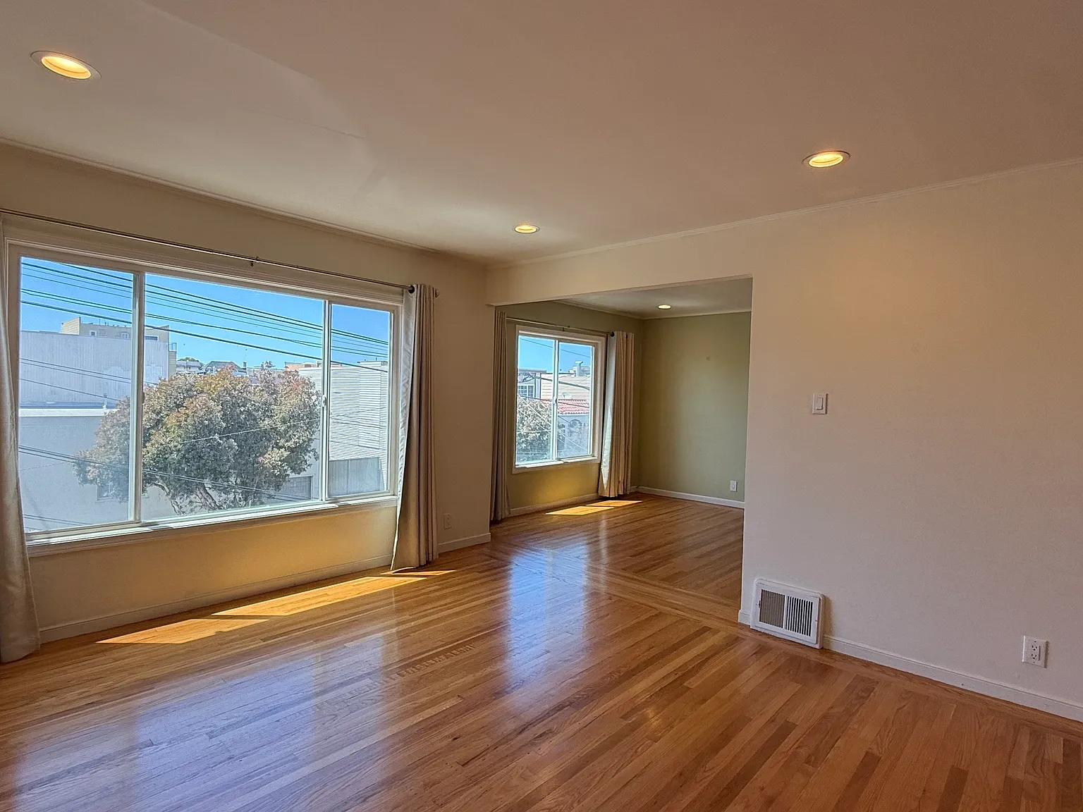 2 bed, 1.5 bath, $4,600 — Photo 4
