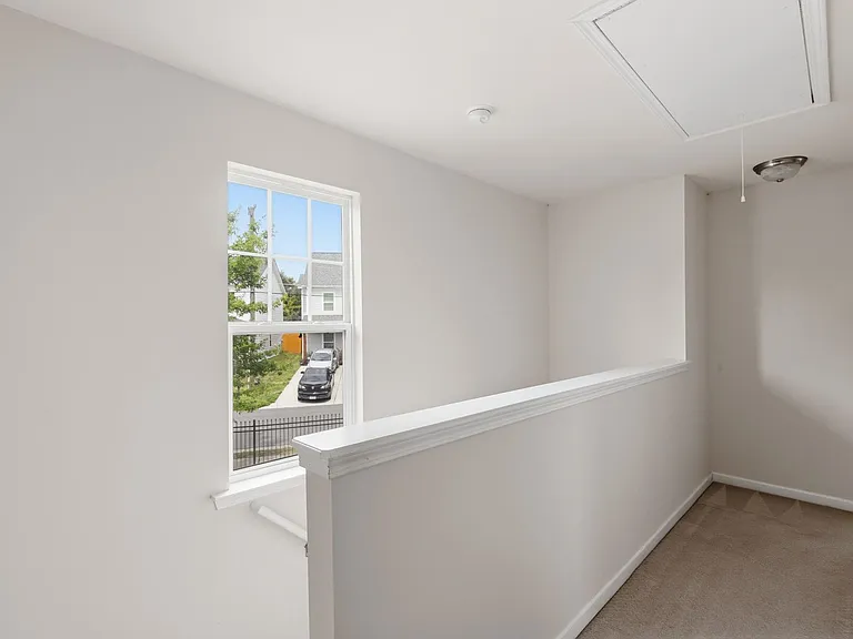 1502 Sharon Rd W — Photo 25