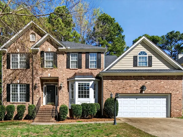 102 Hemingford Grey Ct, Cary, NC 27518