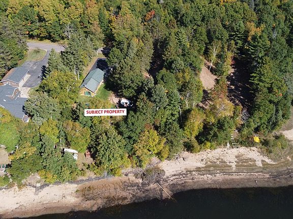 3rd image of 2095 Lake Nokomis Rd
