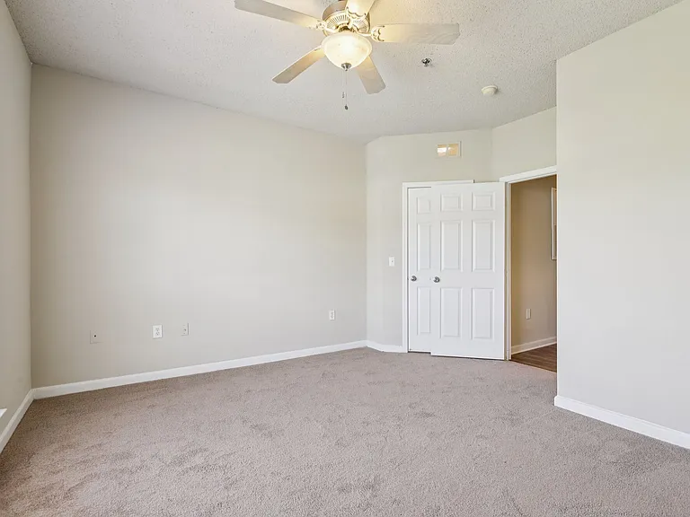 Brookside Park Apartments — Photo 57