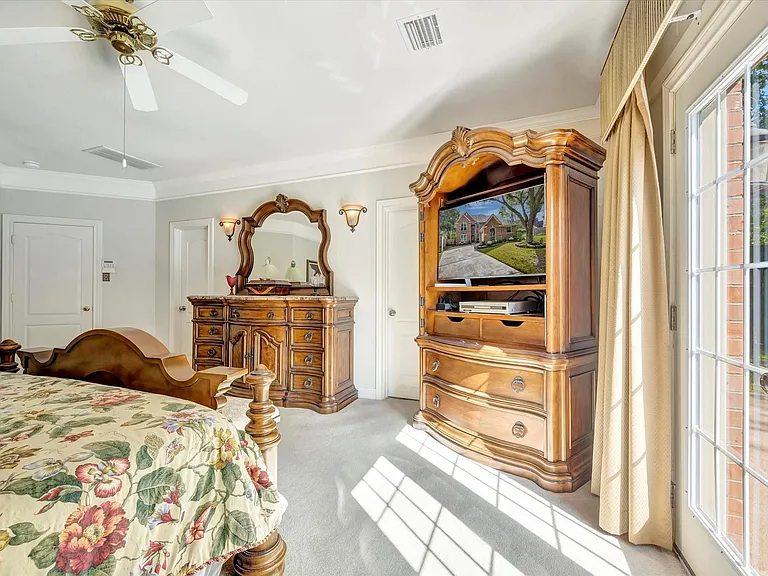 1639 Lakeside Enclave Dr — Photo 24
