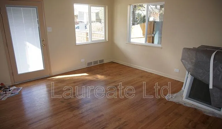2228 Ames St — Photo 3