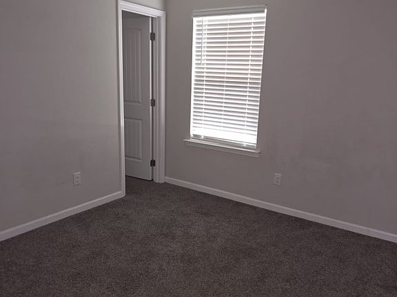 4th image of 8338 Rosemary Ave