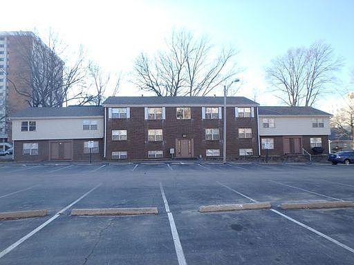 1st image of 211 Waugh St APT 01