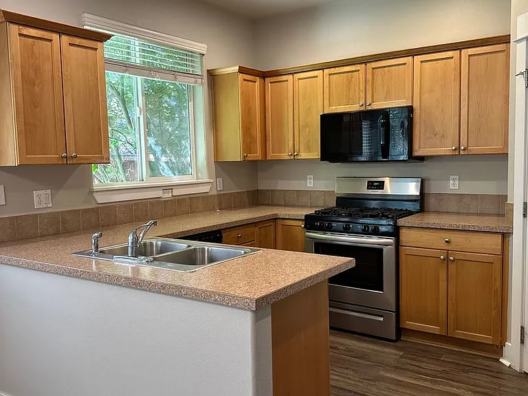 20565 Basket Flower Pl — Photo 11