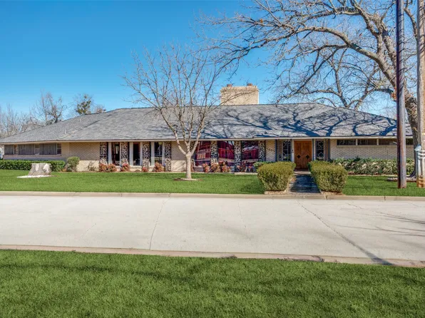1202 S Lindsay St, Gainesville, TX 76240