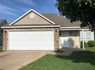 702 Suffolk Dr, Springdale, AR 72764