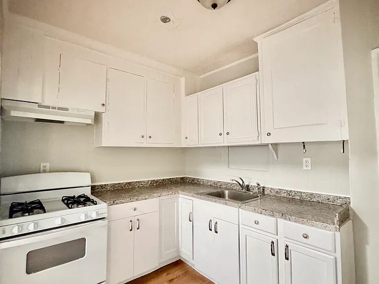 352 E Main St #2 — Photo 2