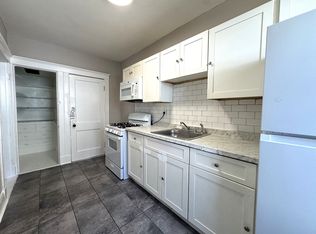 15 Huss Ct APT 101, Lynn, MA 01905