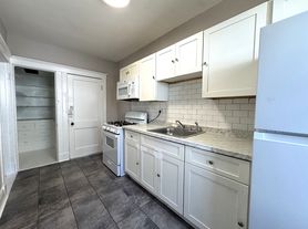 15 Huss Ct