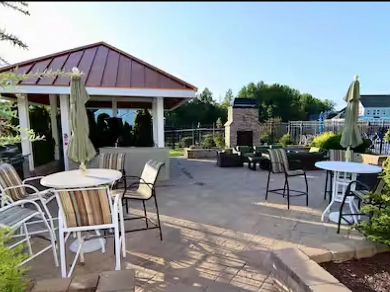 21235 Catalina Cir — Photo 33