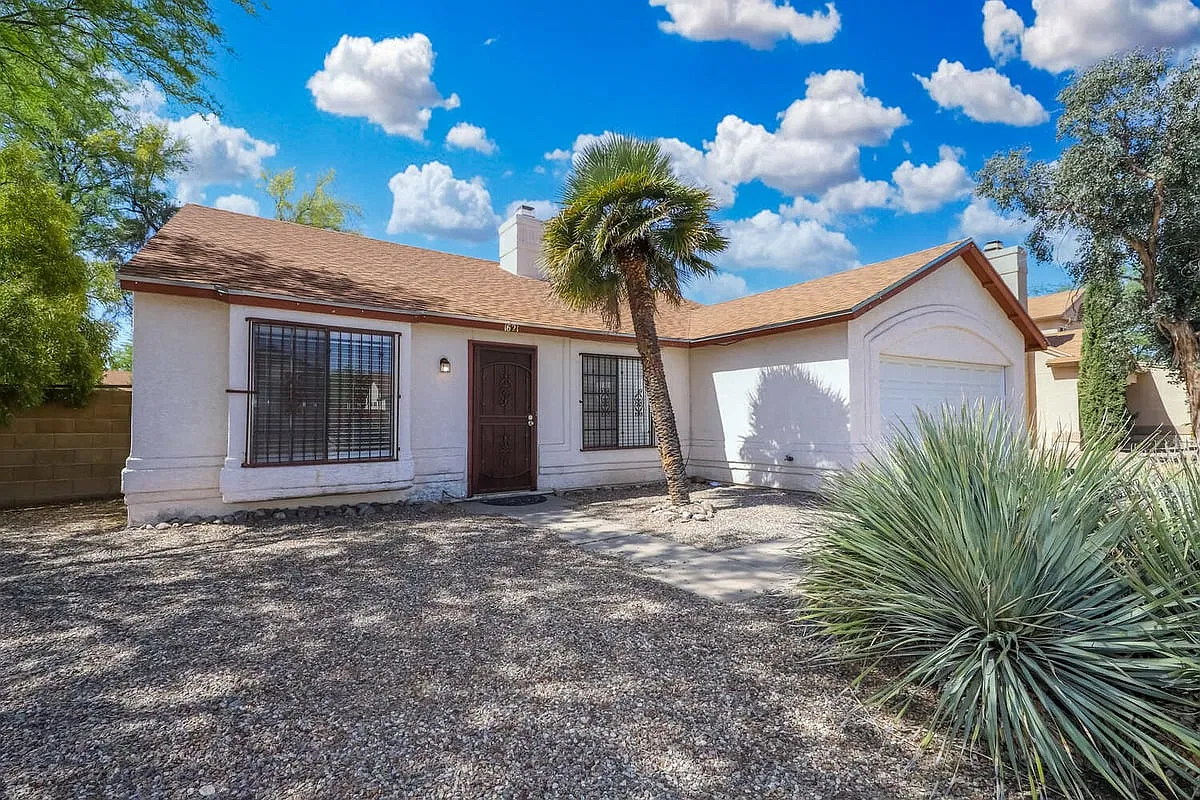 1621 Colonial Heights Tucson AZ 85746 — Photo 3