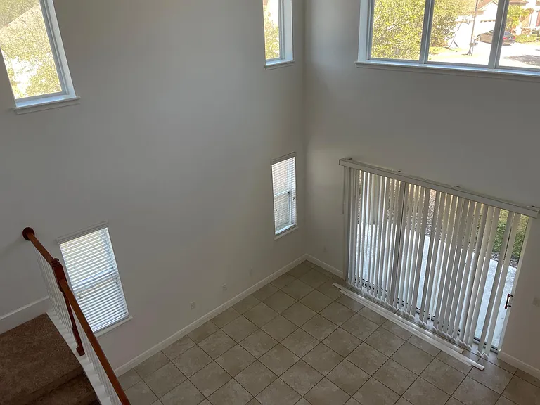 7952 Hampton Lake Dr — Photo 7